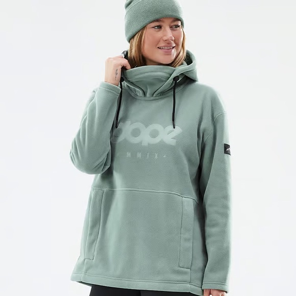 DOPE Tops - Dope Snow fleece EUC!